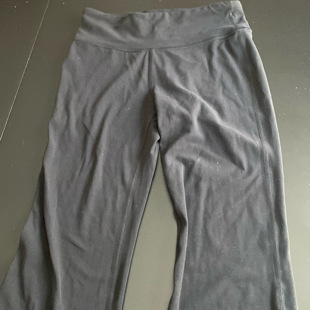 Black Athleta girl flare leggings